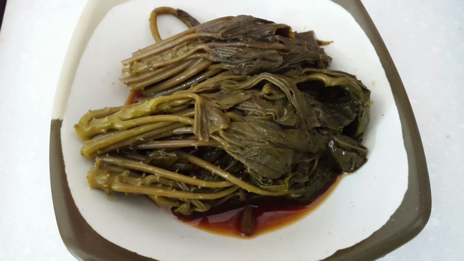 주말 점심 다들 맛점 하셨나요?오늘은 어제 준비해둔 콩물로 션하게 콩국수 했어요~늘 저의 든든한팬인 아들이 엄지척~엄마가 해준게 넘 맛나다고... 