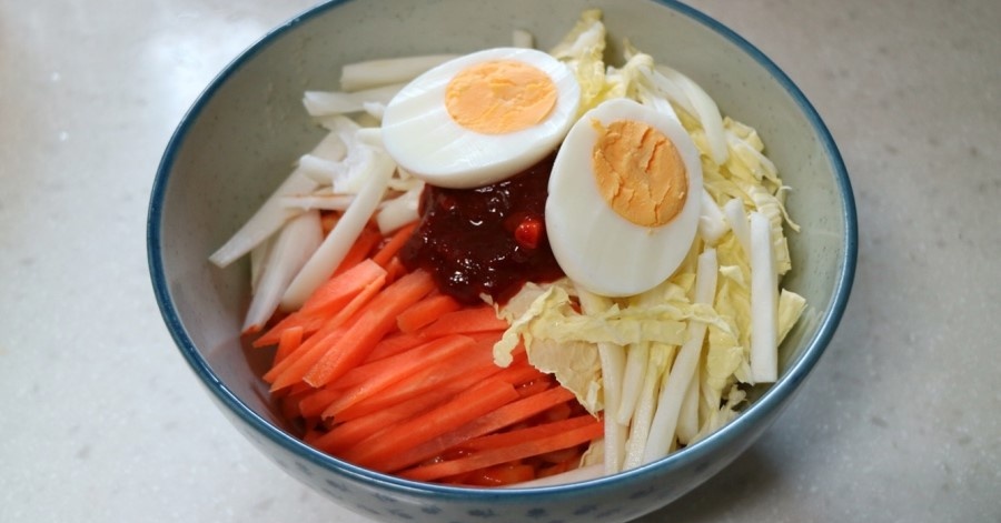 매콤새콤 비빔칼국수 매콤새콤 비빔칼국수 