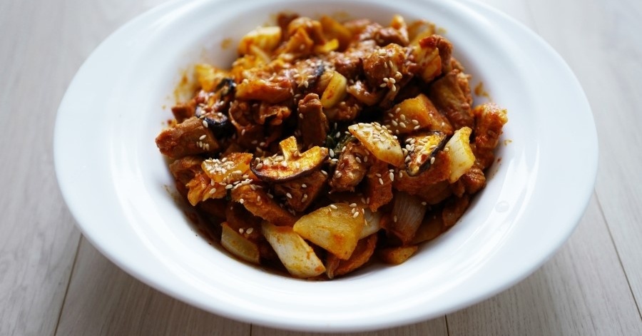 돼지고기 두루치기 김치와 이것 들어가면 더 맛있어요