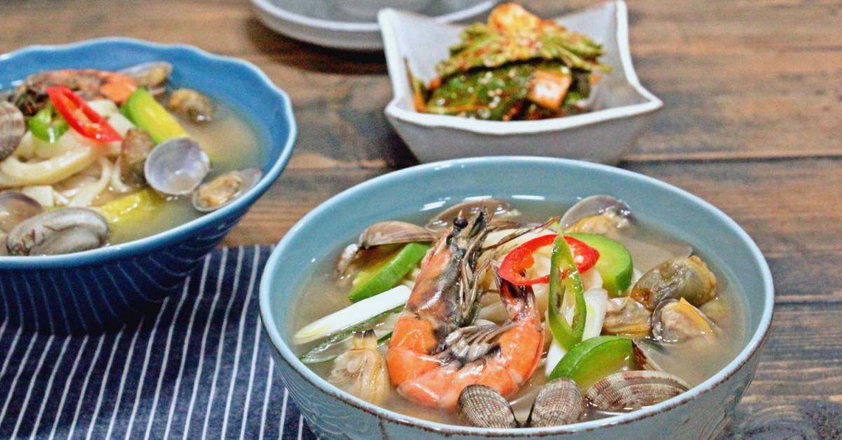 바다 내음 한 가득 바지락 칼국수