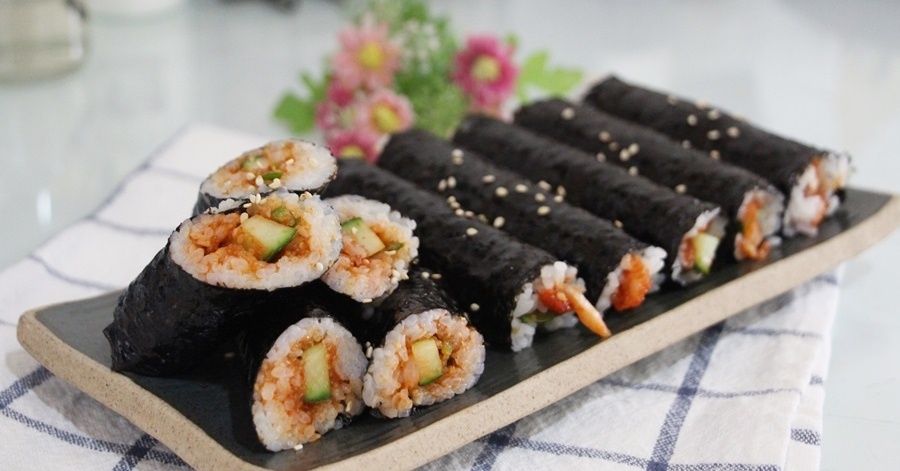 꼬마김밥 오며가며 집어먹게 되는 밥