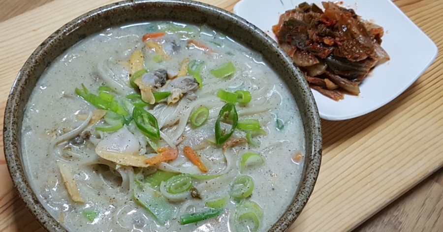 봄비 오는 날, 고소한 들깨칼국수