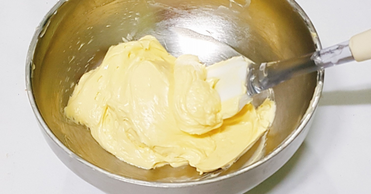 마카롱 필링의 기본인 앙글레즈 버터크림 만들기