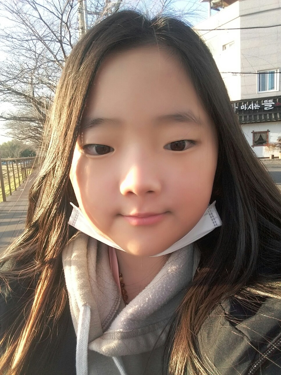 main thumb