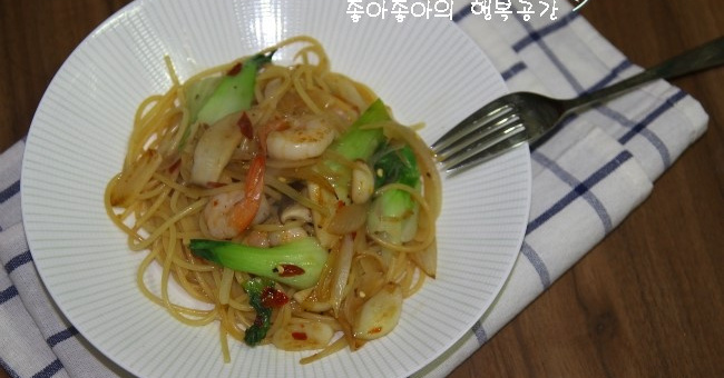 혼밥도 폼나게 새우 알리오올리오 혼밥도 폼나게 새우 알리오올리오