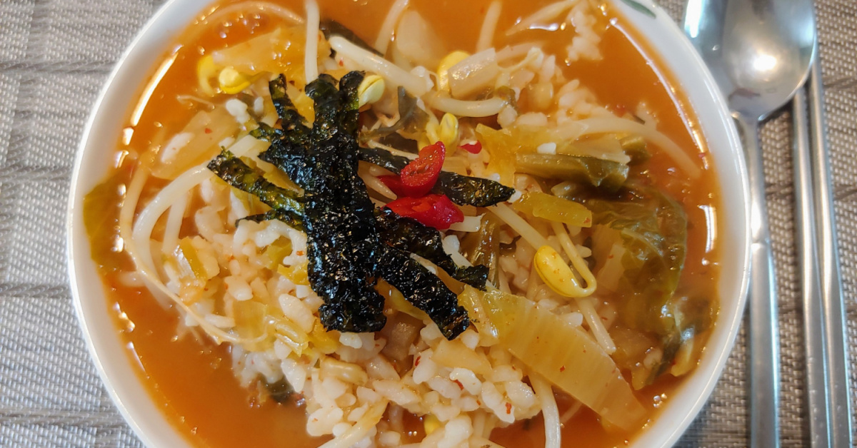 초간단 아침,김치죽♥속이 씨원해요^^