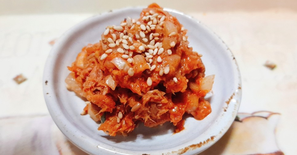 Making Tuna Ssamjang. Rice thief in summer-image