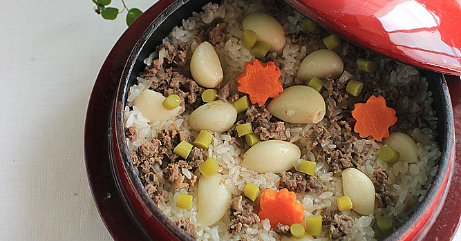 Yeongyang dolsotbap (hot stone pot rice dish)