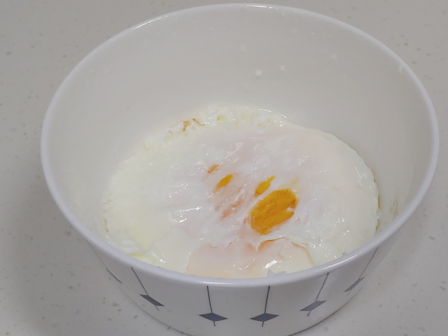 Receta de Huevo frito al microondas fácil y rápido de preparar