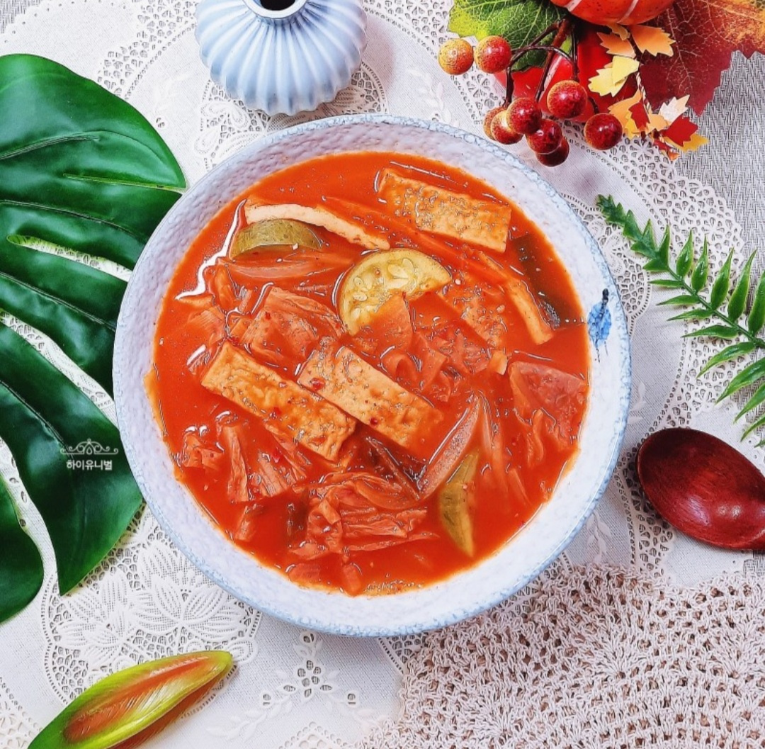 canh kimchi chả cá