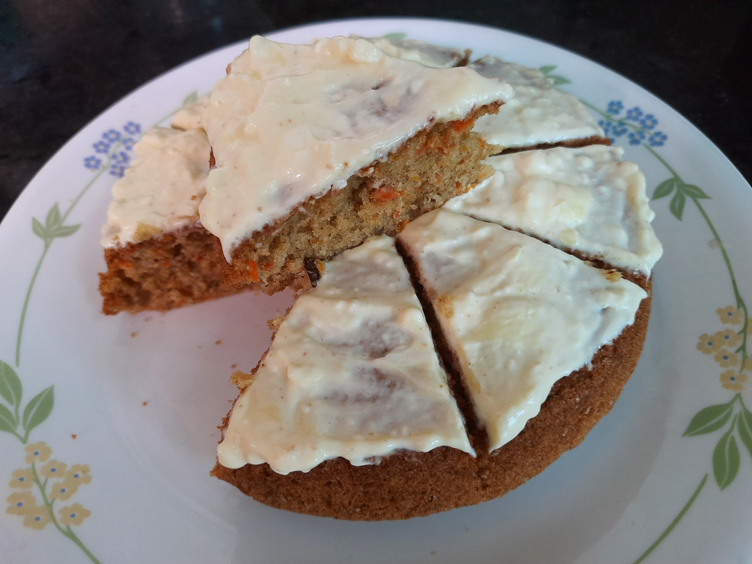 Easy recipe for Carrot Cake! Made in a rice cooker with pancake mix. The  sweetness and smooth texture of carrots is addictive! [entabe.com]