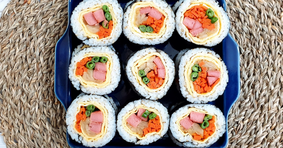 김밥 옆구리 안터지게 만드는 꿀팁 분홍소세지 묵은지김밥 황금레시피 - 도시락메뉴