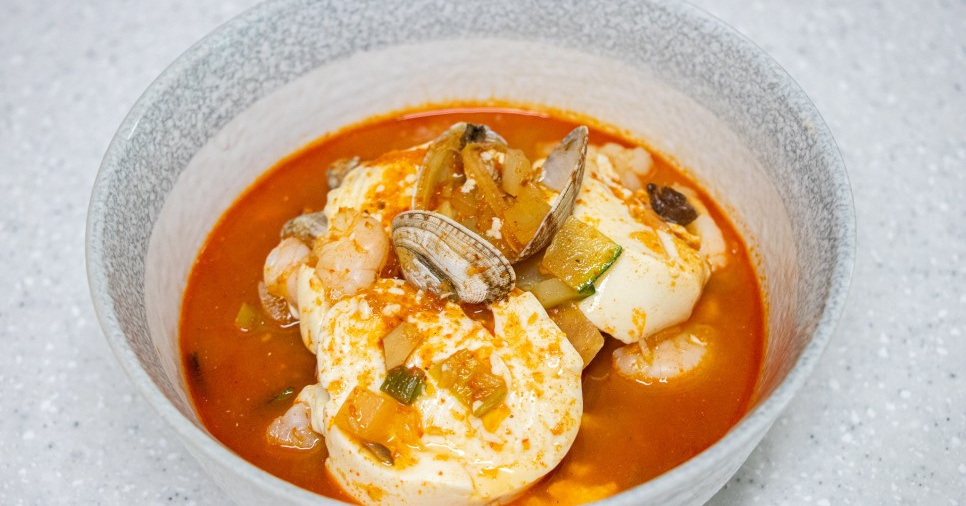 간단한 집밥 맛있고 간편한 해물순두부찌개 레시피
