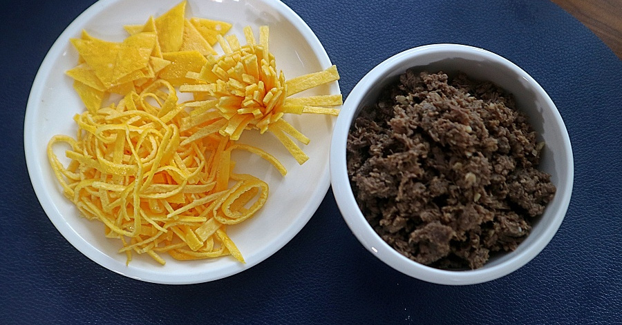 떡국 꾸미 만들기 소고기 꾸미 떡국 고명 꽃모양 계란지단 만들기