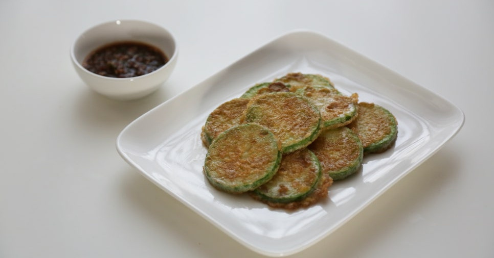 애호박부침 (비타민 풍부한 건강반찬 애호박요리)