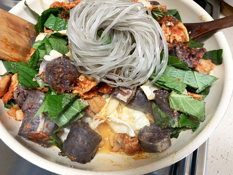 #순대요리 #양념곱창요리 #순대곱창볶음만들기 #양념곱창활용 #술안주 #찹쌀순대 #들깨가루