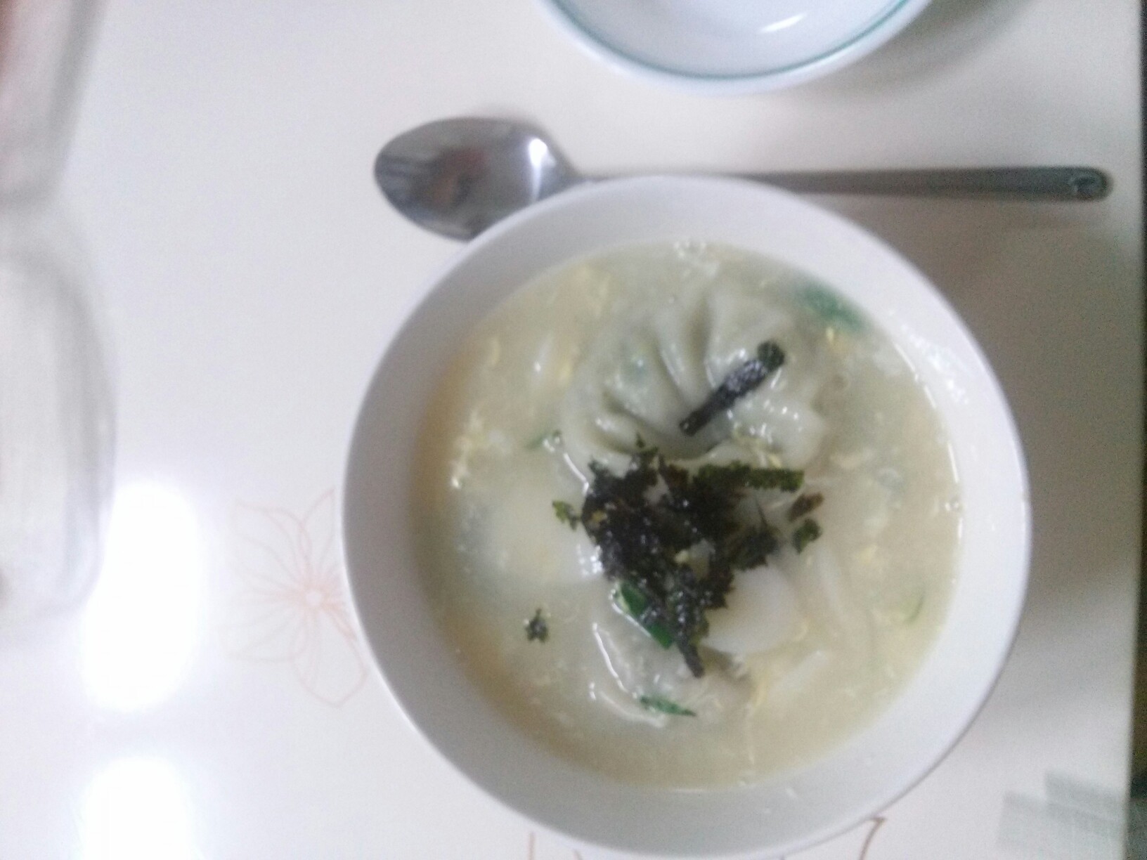 손수빗은손만두국 