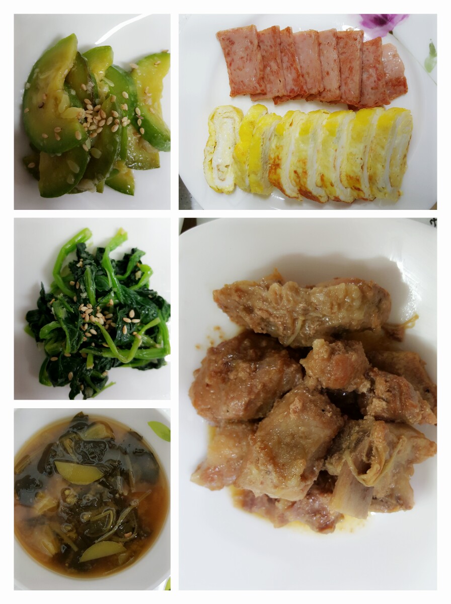 오늘도 어김없이...조카들과 저녁용^^ 돼지갈비,계란말이,스팸 조금 ㅋㅋ 호박볶음,시금치나물무치고.. 국은...시금치된장국으로해서 저녁먹네여... 