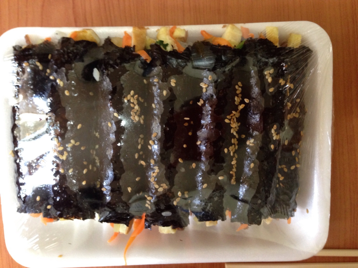 평택 통복시장 한바퀴돌고 집에오는길에 꼬마김밥과 속초닭강정?주문해서 휴일오후 보내네요. 좌우 구경하다보니 ㅋㅋ 밀려 집에왔어요.ㅎ... 
