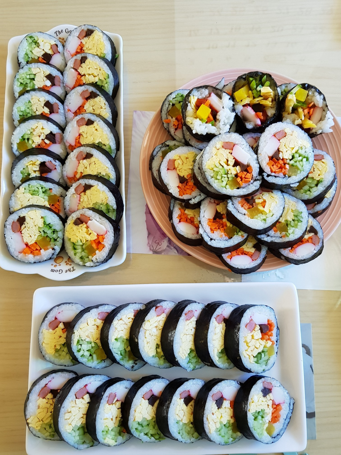 안녕하세요~ 우연히 빅스비 하다가 가입하게됐네용^^ 많은 요리정보 얻고, 같이 공유해요~ 김밥은 자주 싸먹는 편이긴한데, 만들때마다 조금씩... 