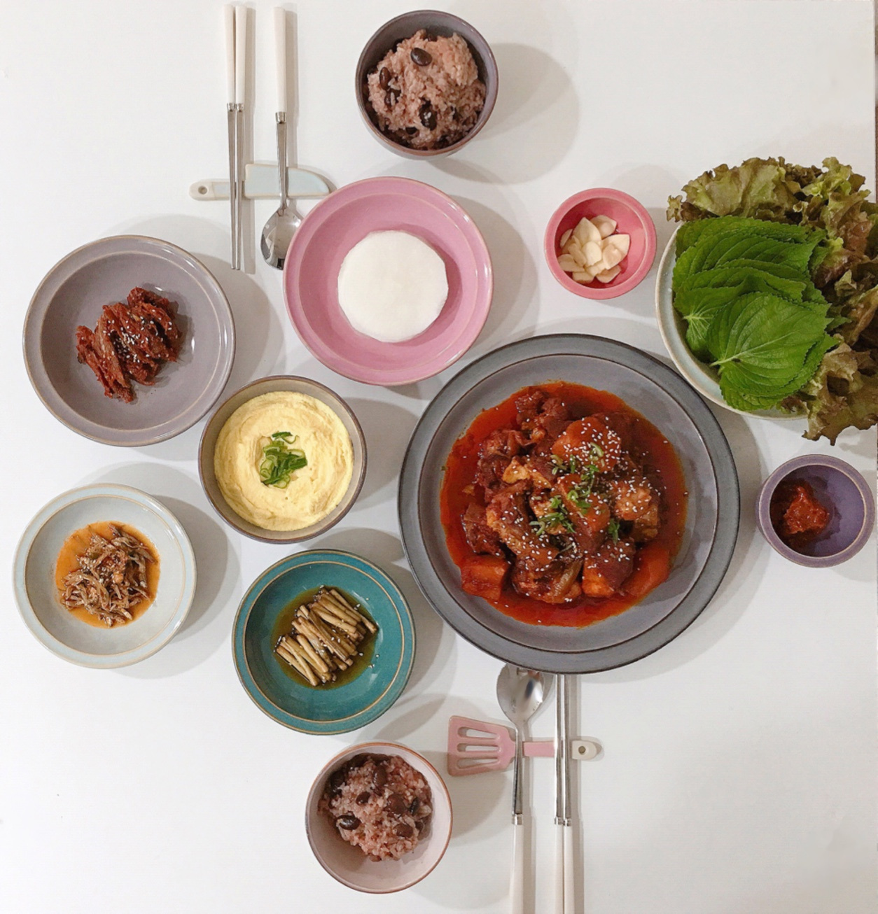 오늘 저녁밥상!! 메인은 매운갈비찜~~ 맛저하세요!!!! 