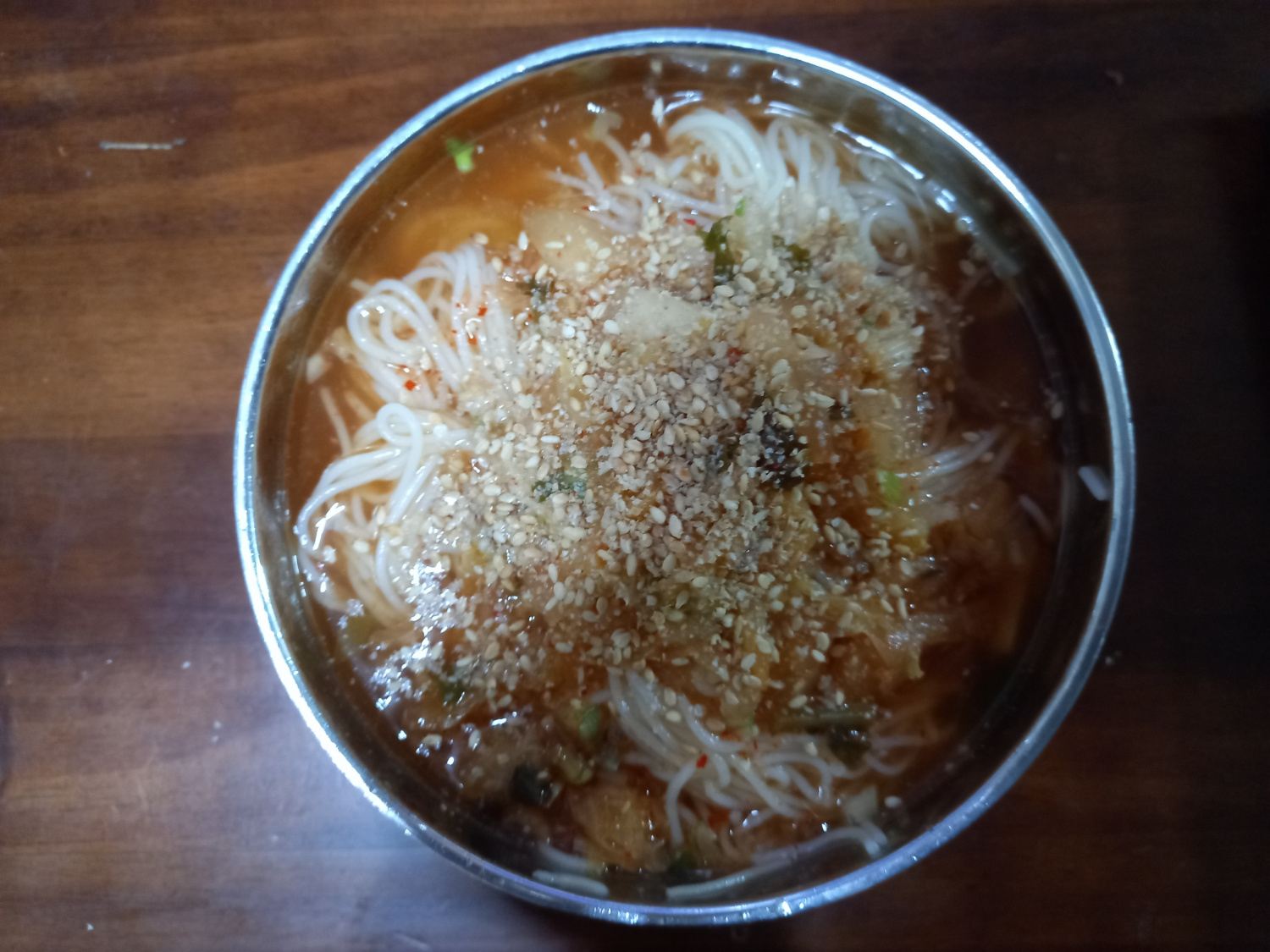 날씨가더우닝🥵 시원하고 차가운것만 찾게되네욤 김치말이국수 ♡급김치김밥이 ♡땡교썽 말아말아 햇네욤🤗😋모양은 영 아니네요🤣... 